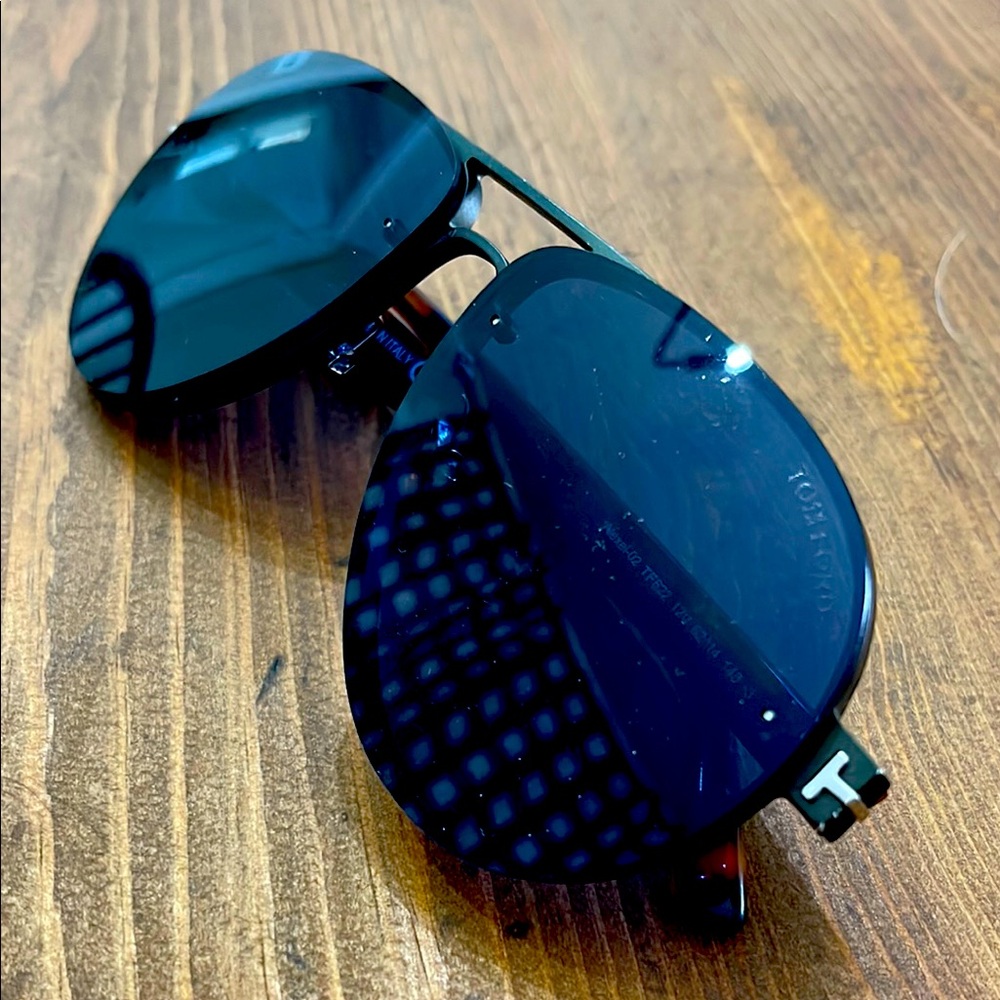 Authentic Tom Ford sunglasses - UNISEX